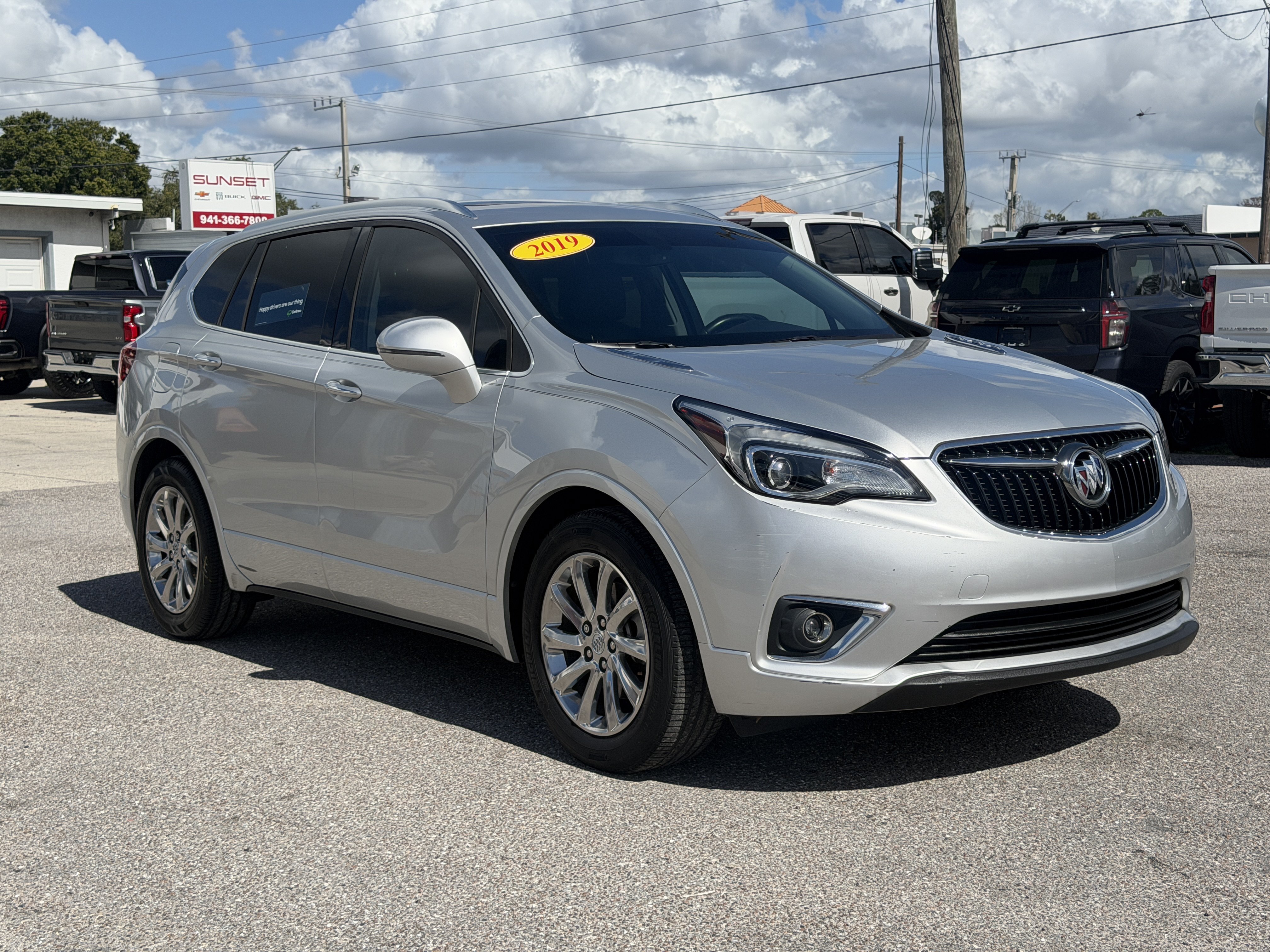 Used 2019 Buick Envision Essence FWD image 1