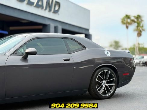 Used 2018 Dodge Challenger R/T w/ Performance Handling Group RWD image 5