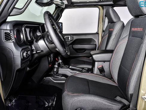Used 2026 Jeep Wrangler Unlimited Rubicon AWD/4WD image 16