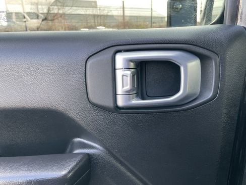 Used 2020 Jeep Wrangler Unlimited Sport image 25