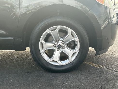 Used 2011 Ford Edge Limited w/ Driver Entry Pkg image 28