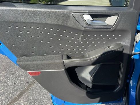 Used 2020 Ford Escape SE image 15