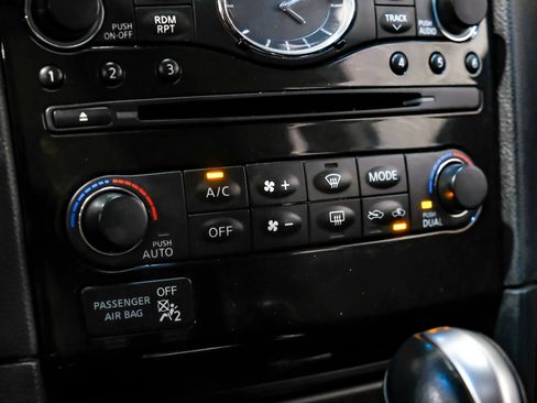 Used 2016 INFINITI QX70 3.7 w/ Premium Package image 29