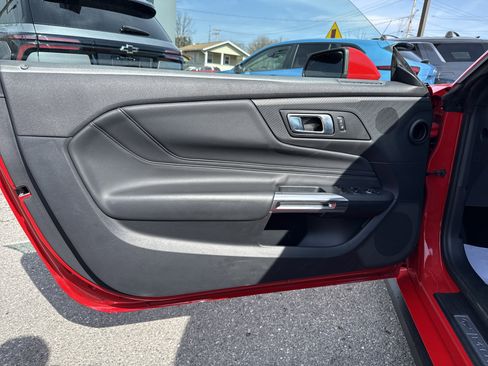 Used 2025 Ford Mustang Premium RWD image 15