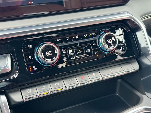 New 2026 GMC Sierra 2500 Denali Ultimate AWD/4WD image 14