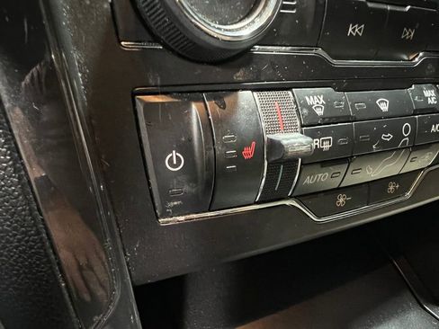 Used 2018 Ford Explorer XLT w/ Equipment Group 202A image 34