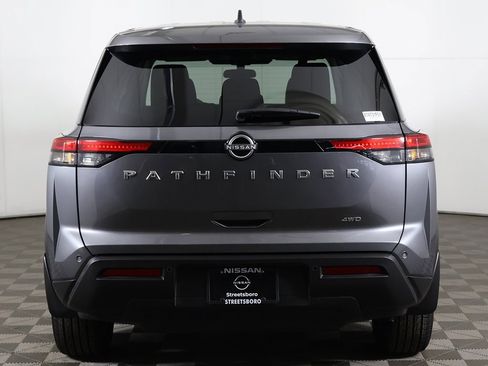Used 2024 Nissan Pathfinder S image 10