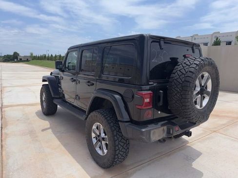Used 2018 Jeep Wrangler Unlimited Sahara AWD/4WD image 7