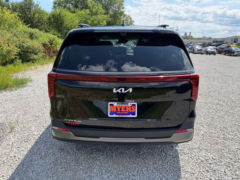 Used 2025 Kia Carnival SX Prestige FWD image 33