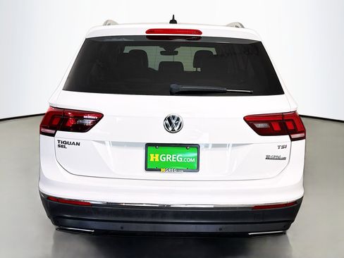 Used 2018 Volkswagen Tiguan SEL Premium image 8