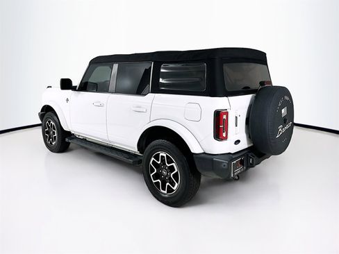 Used 2022 Ford Bronco Outer Banks image 6
