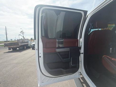 Used 2022 Ford F350 Platinum AWD/4WD image 19