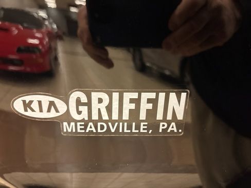 Used 2023 Kia Telluride LX image 6