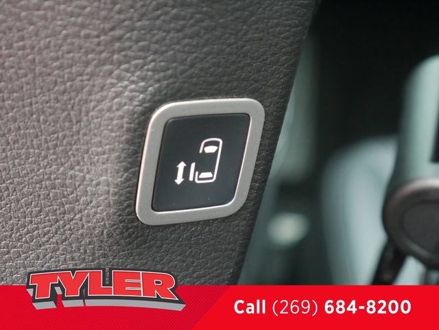 New 2027 Chrysler Pacifica Select FWD image 42
