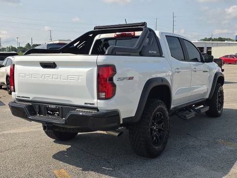 Used 2025 Chevrolet Colorado ZR2 w/ Midnight Edition AWD/4WD image 5