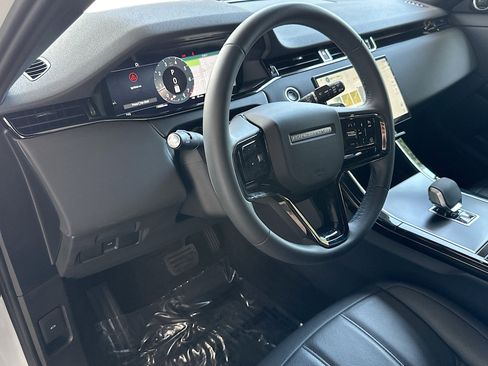 Used 2026 Land Rover Range Rover Evoque S image 9