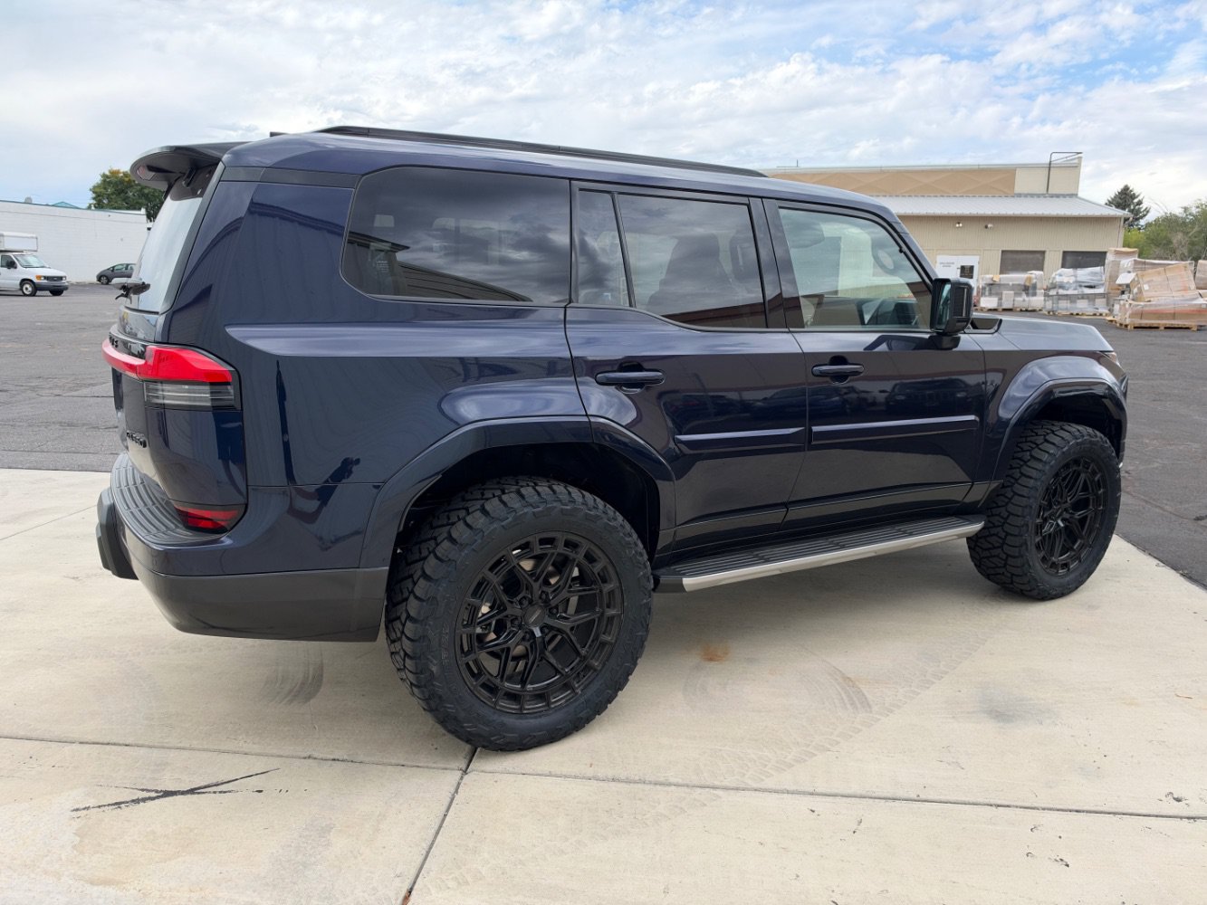 Used 2026 Lexus GX 550 w/ Accessory Package (2T) AWD/4WD image 4