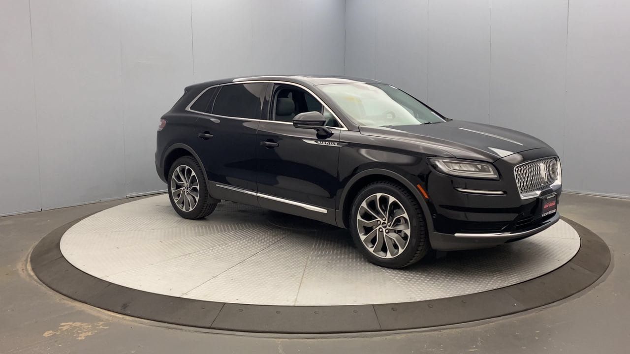 Used 2023 Lincoln Nautilus Reserve AWD/4WD image 7