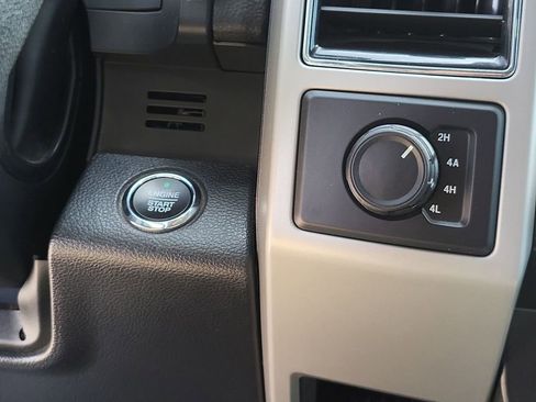 Used 2020 Ford F150 Lariat image 17