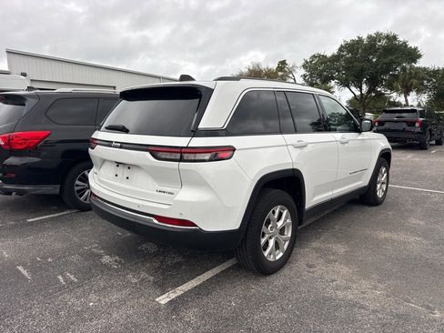 Used 2023 Jeep Grand Cherokee Limited image 2