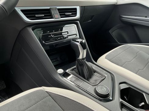 New 2026 Volkswagen Taos SE AWD/4WD image 20