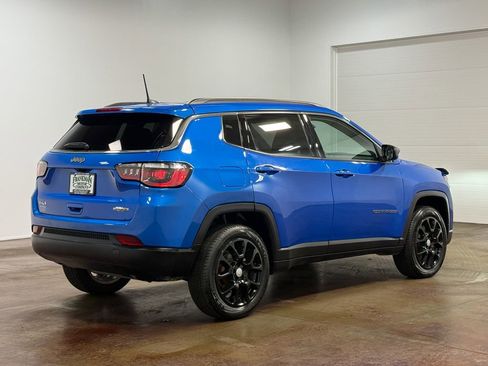 Used 2024 Jeep Compass Latitude AWD/4WD image 4