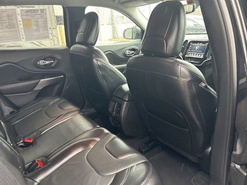 Used 2019 Jeep Cherokee Limited image 38