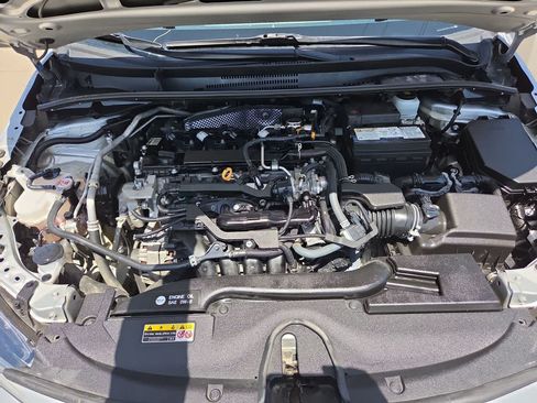 Used 2024 Toyota Corolla SE w/ SE Premium Package FWD image 16