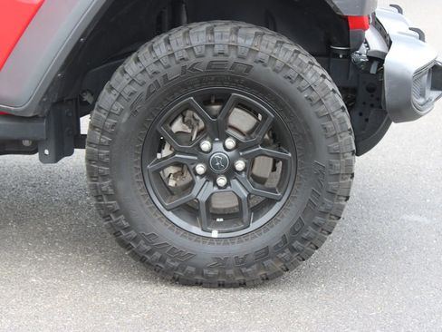 Used 2025 Jeep Wrangler Unlimited Sport AWD/4WD image 12