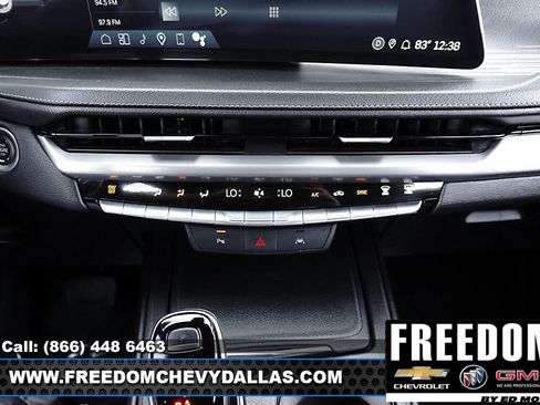 Used 2025 Cadillac XT4 Premium Luxury image 17