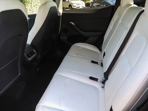 Used 2023 Tesla Model Y Long Range AWD/4WD image 17