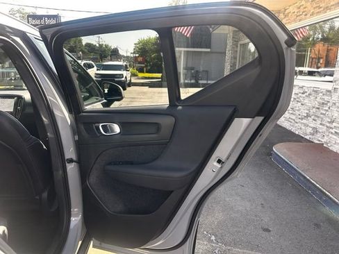 Used 2024 Volvo XC40 B5 Plus w/ Protection Package Premier AWD/4WD image 16