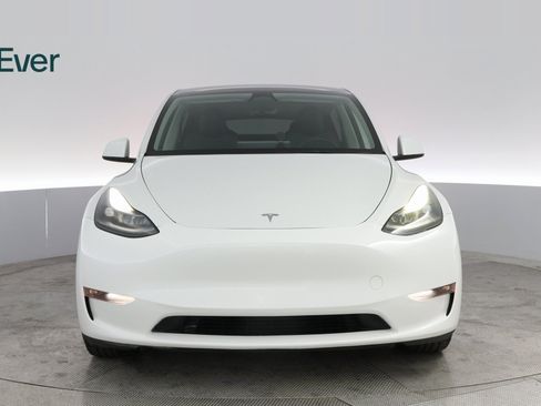 Used 2023 Tesla Model Y Performance image 3