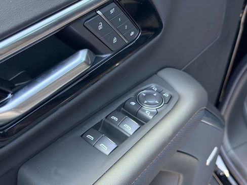 New 2026 Chevrolet Suburban High Country AWD/4WD image 18