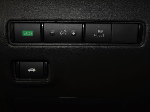 New 2025 Nissan Sentra SV w/ SV Premium Package image 32