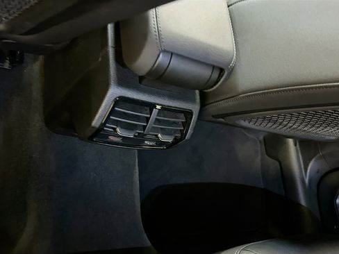 Used 2025 Audi Q3 2.0T Premium image 28