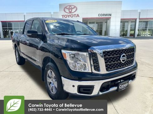 Used 2018 Nissan Titan SV w/ SV Convenience Package AWD/4WD image 1