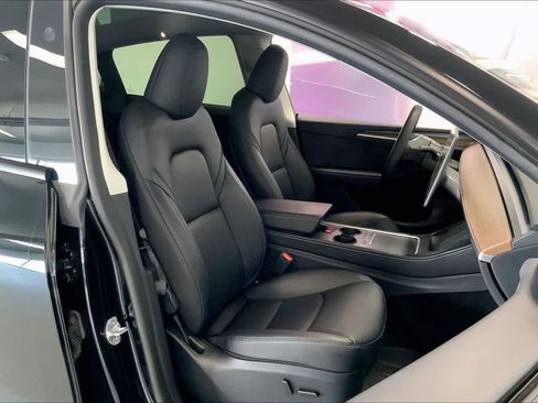 Used 2024 Tesla Model Y Long Range image 12