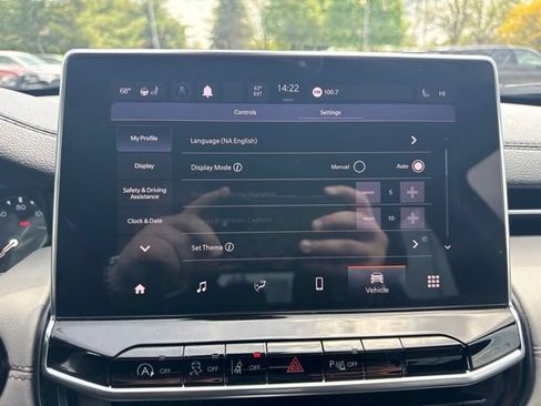 Certified 2023 Jeep Compass Limited AWD/4WD image 19