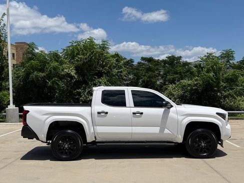 Used 2026 Toyota Tacoma SR AWD/4WD image 5
