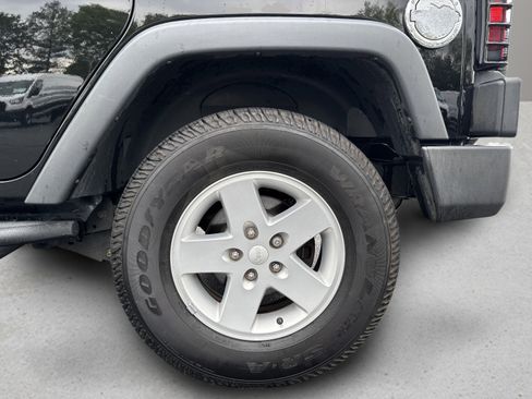 Used 2017 Jeep Wrangler Unlimited Sport w/ Quick Order Package 24S AWD/4WD image 24