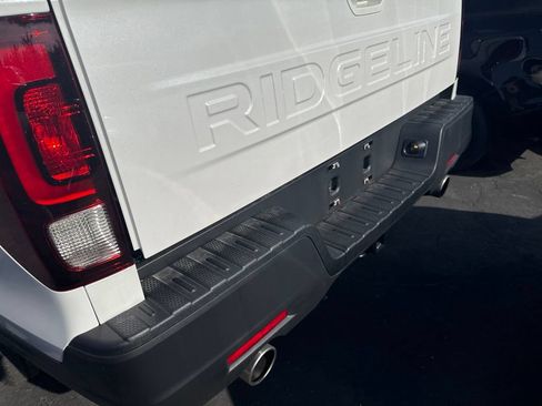 Used 2025 Honda Ridgeline Sport image 27