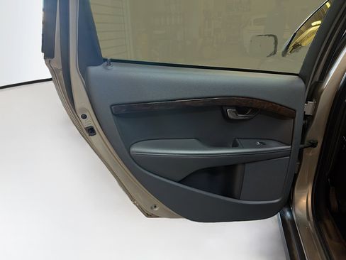 Used 2016 Volvo XC70 T5 Premier w/ Convenience Package image 25