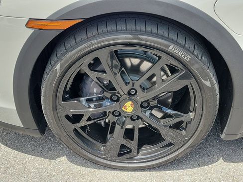 Certified 2022 Porsche Taycan 4 Cross Turismo AWD/4WD image 12