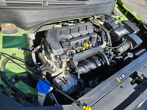 Used 2023 Hyundai Venue SEL image 16