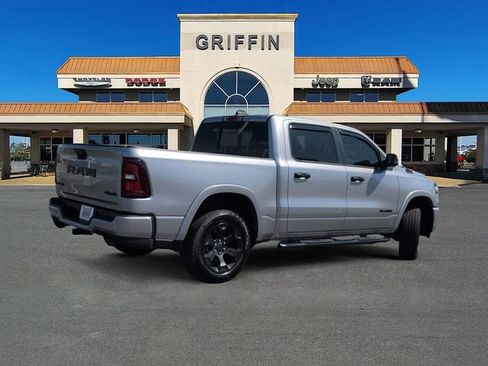 Used 2025 RAM 1500 Big Horn AWD/4WD image 4