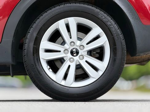 Used 2018 Kia Sportage LX FWD image 19