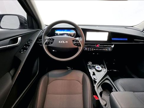 Used 2025 Kia Niro Wind w/ Wind Preserve Package image 7