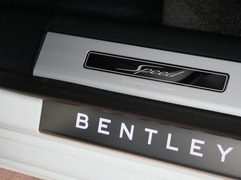 Used 2025 Bentley Flying Spur Plug-In Hybrid AWD/4WD image 20