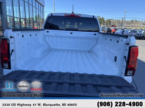 Used 2026 Chevrolet Colorado Trail Boss AWD/4WD image 8